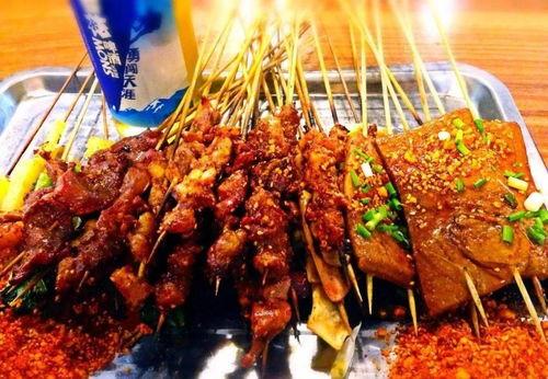 西安烧烤爆料事件视频,街头冲突引热议  第3张